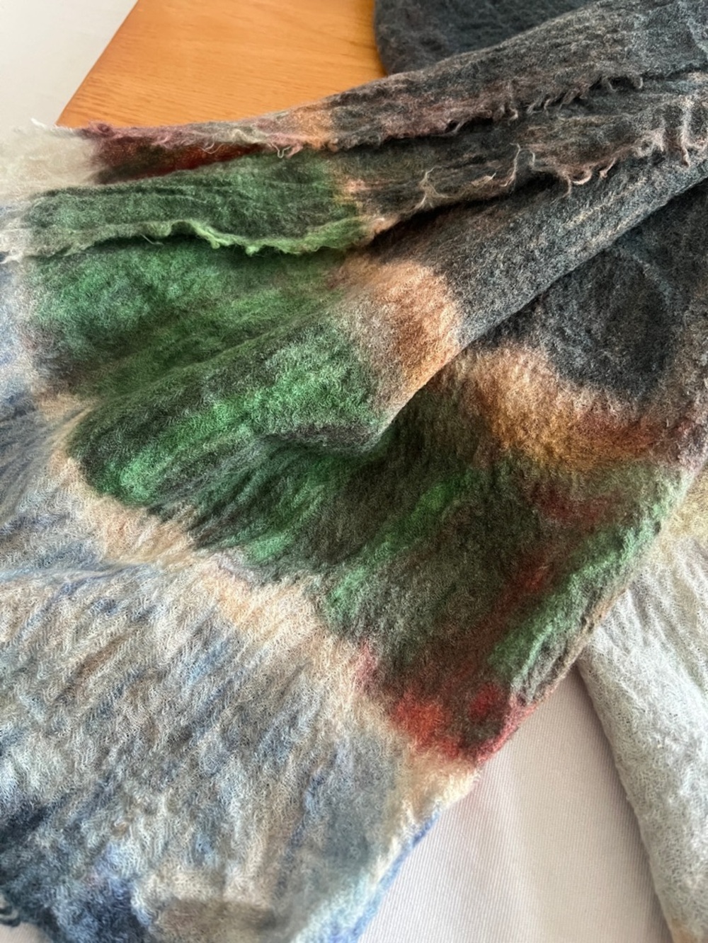 AHUJASONS 100% WOOL SHAWL SCARF 38” X 70” LIGHTWEIGHT ABSTRACT - Picture 4 of 4